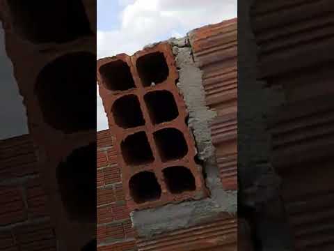 The house at the Cristo Redentor site is entirely at the height of 6 rows.