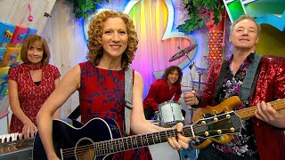 Sprout House, Holiday Kids Songs: Jingle Bells ft. Laurie Berkner | Universal Kids