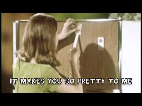 Prettiest Girl in the World - People On Vacation