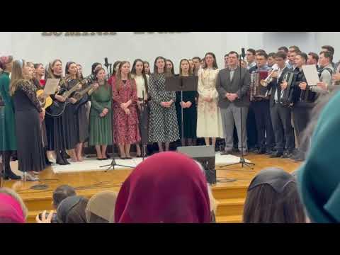 Sfânt , sfânt în cer se cântă - Grup Tineri Iaslovăț 