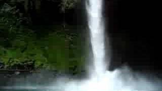 preview picture of video 'La Fortuna Catarata (Waterfall)'
