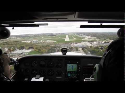Bad Crosswind landing Oshkosh 27 Cessna Skyhawk 172