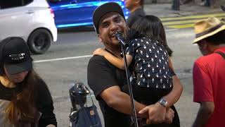 Download lagu 🔴 Hebatnya Zahid AF,menyanyi sambil dukung anak..Selamber jer tapau lagu Sejati..Terbaik.. mp3