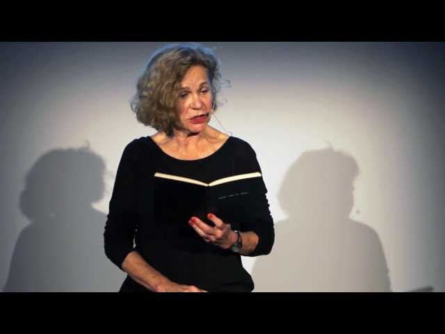 Reading performance: Espahor Ledet Ko Uluner! by Jane Zingale, The Book Lovers symposium, Museum of Modern Art in Warsaw, 2013.©©StudioFILMLOVE