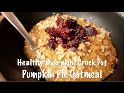 Healthy Pumpkin Pie Oatmeal (Overnight Crock Pot Recipe!)