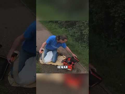 Pria ini menangkap dan melakukan sesuatu kepada seekor angsa