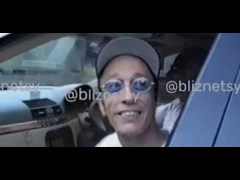 🇬🇧 BEE GEES: ROBIN GIBB Arrives at Fame Academy - And Wows Fans!📺