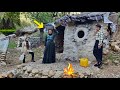 The hard life of a homeless person in a hut |Survival in the mountains and the struggle for life ⛰️🔥