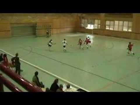 Chrisi in der Verteidigung - Hallenhockey U10A