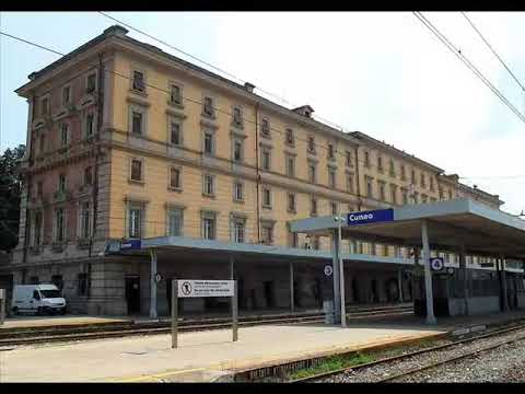 Annunci alla stazione di Cuneo (2014)