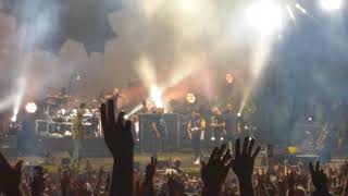 Bow to the crowd - Dave Matthews Band