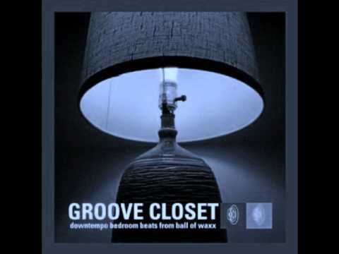 01 Groove Closet - Desert Dress