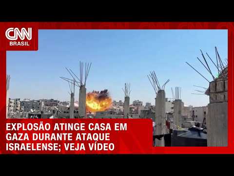 Explosão atinge casa em Gaza durante ataque israelense | CNN BRASIL