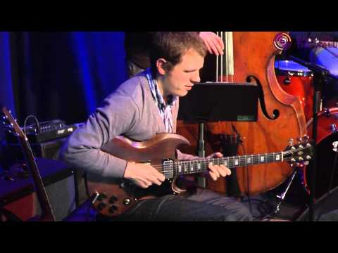 Stuart McCallum - 'Inhale' (Distilled Live)