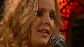 Sofia Karlsson - Frid på jord (December 24, 2010)