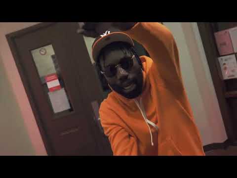 MB Mopy ft. Mally Santan - KICKDOOR [Official Music Video] 🎥@ScowoahNetwork (Prod. by@RAGESANTANA)