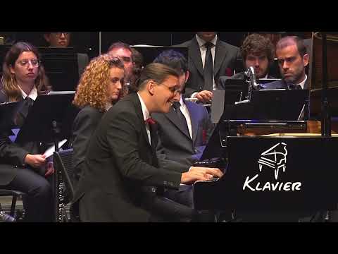 Love walked in-George Gershwin. Transcription for piano solo by Percy Grainger.