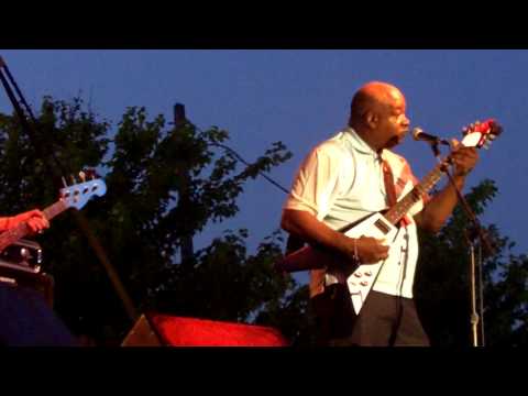Mississippi Heat with special guest Carl Weathersby-2