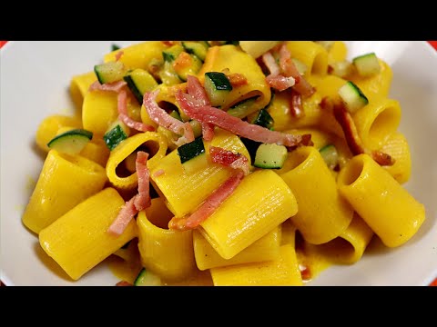 PASTA CON ZUCCHINE E SPECK