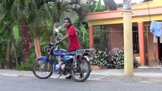 preview picture of video 'Borracho Dominicano intenta conducir motor'