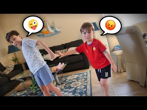 PEGA PEGA EM CASA COM MARCOS E OS PRIMOS - Familia Brancoala