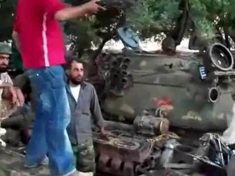 اغتنام دبابة تي55 من قبل لواء صقور الشام في معركة حاجز المغارة في ريف إدلب