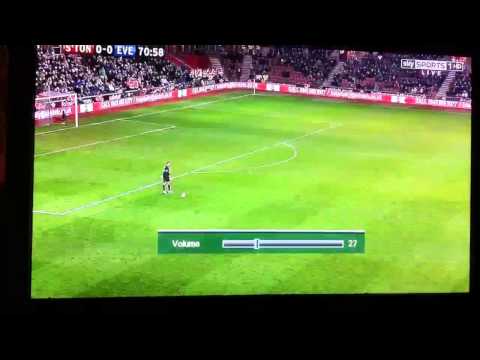 Jason Puncheon toilet break vs Everton