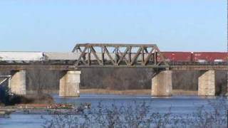 preview picture of video 'CP 234 Crossing the Rideau River - Merrickville ON'