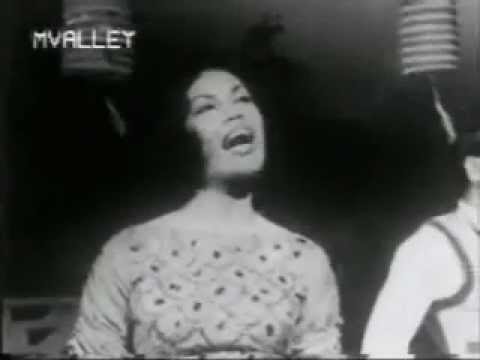 Kartina Dahari & Ahmad Jais - Budi setahun segunung intan (Aksi Kucing)