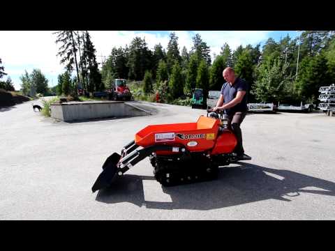 Cormidi 80 - minidumper med selvlaster med hydraulisk betjening av vinklingen på skuffen.