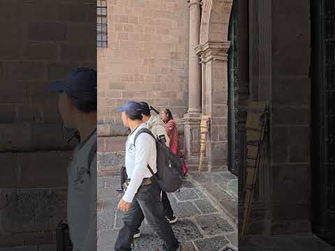 Música andina ao vivo nas ruas de Cusco #Cusco #Peru #MusicaAndina #TravelShorts  #FSPsemFronteiras