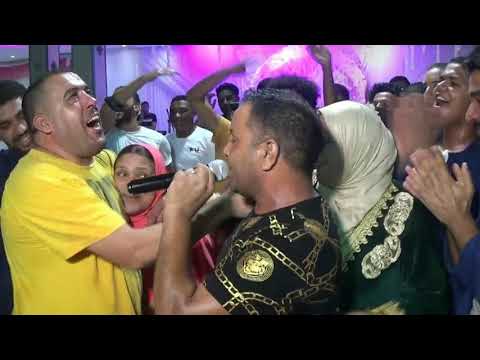 الحمد الله  عشرة  20سنا   انا  (ولد زينة) اول  مرة  نشوفو  يبكي    ويغني   لزينة  يطول  في  عمرها