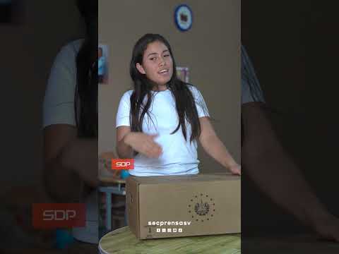 Familias de San Rafael Cedros están agradecidas por la entrega de paquetes escolares