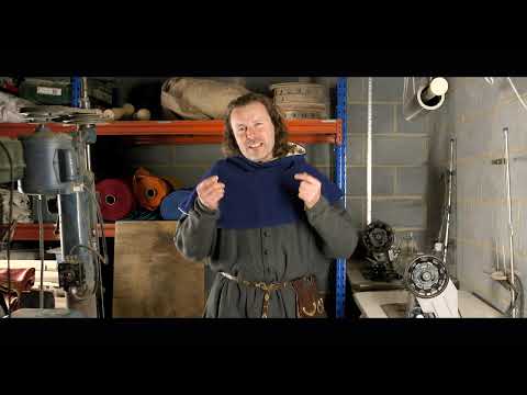 How did Knights dress when they weren't in battle?