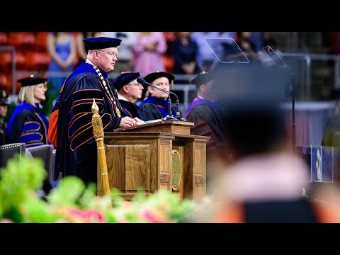 Auburn University President addresses graduates at commencement