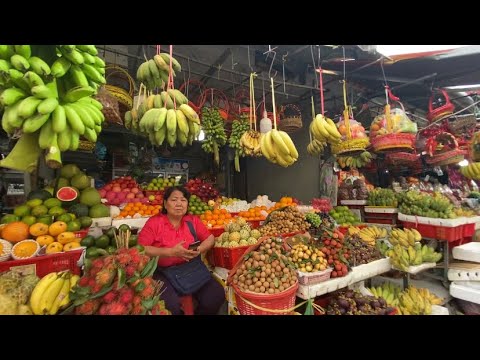 Walking At Old Market-Phsa Chas At Weekend #streetfruit Phnom Penh, Cambodia