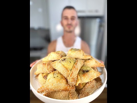 Cypriot Flaounes Recipe (Cheese Filled Easter Bread)