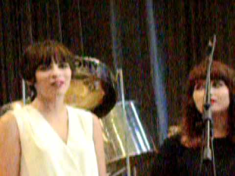 Two plus Flo - close harmony a cappella