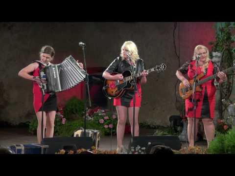 Ansambel Frajerke - Majcena lučka (v živo)