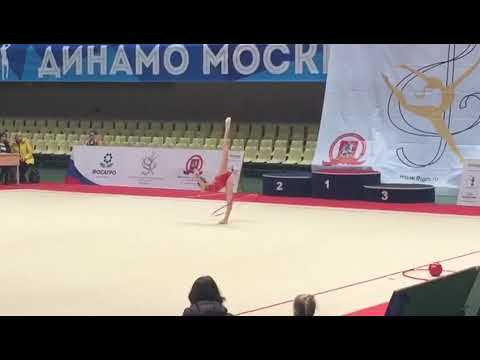 Меньшенина Нина 2002 обруч