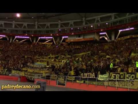 ""Carbonero no le falles a tu gente" - Peñarol en La Plata" Barra: Barra Amsterdam &bull; Club: Peñarol &bull; País: Uruguay