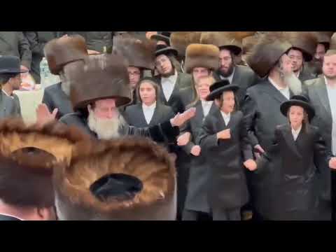 Toldos Tzvi Spinka Rebbe Dances Mitzvah Tantz 