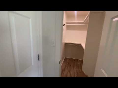 ***Price Drop plus $500 off First Month's Rent*** Modern Comfort in a Prime Baton Rouge Location property video
