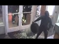 Thieves break into Darien jewelry store with sledgehammer