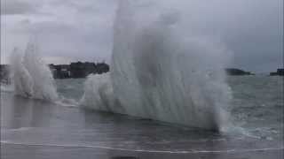 preview picture of video 'Grande marée Saint Malo Février 2015'