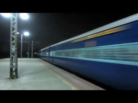 12163 Dadar Central - Chennai Egmore Super Fast Express At CLA!!!!!!