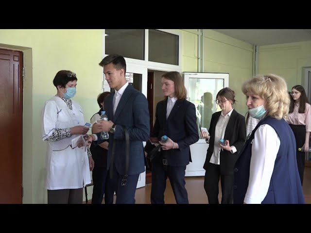 Выпускники Нурлата сдают единый государственный экзамен по математике