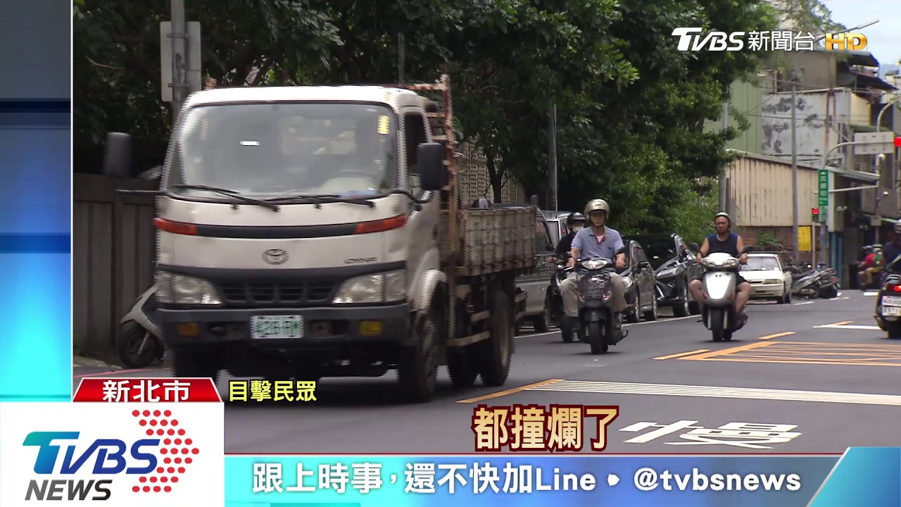 和女伴大吵！駕駛失控撞倒行人　5車遭波及