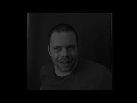 JAG ÄR SKÅDESPELAREN Improvisation (förhör) med Daniel Ringdell