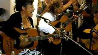 " Detras del tuyo se va " : negrita   (3/5)